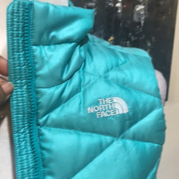 The North Face Teal 550 Quilted Goose Down Vest with Zipper Front & Pockets-XS - Picture 6 of 12